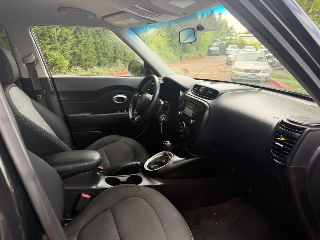 Used 2017 Shadow Black Kia Plus image 18