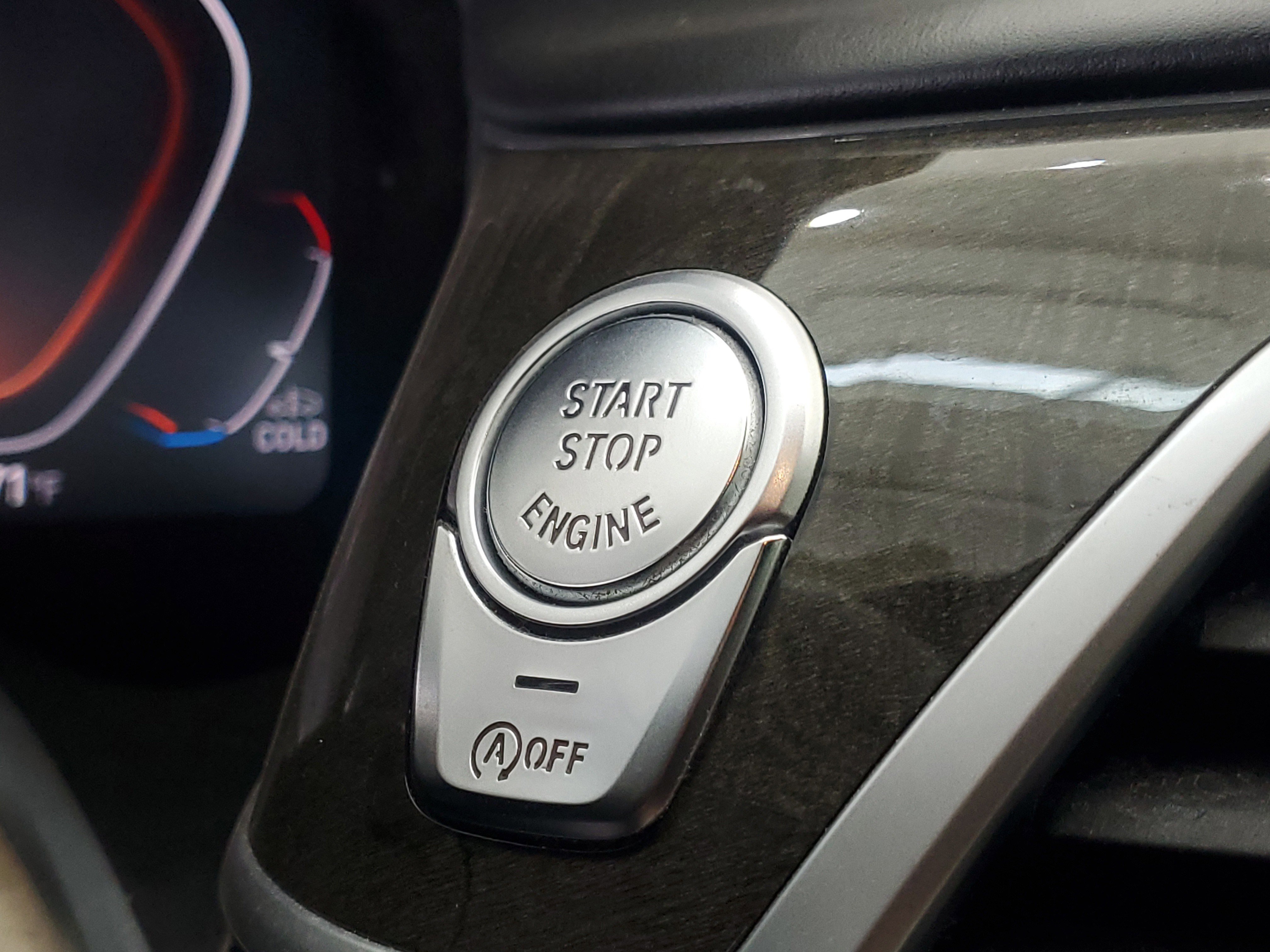 Used 2022 Donington Gray Metallic BMW 750i xDrive image 29