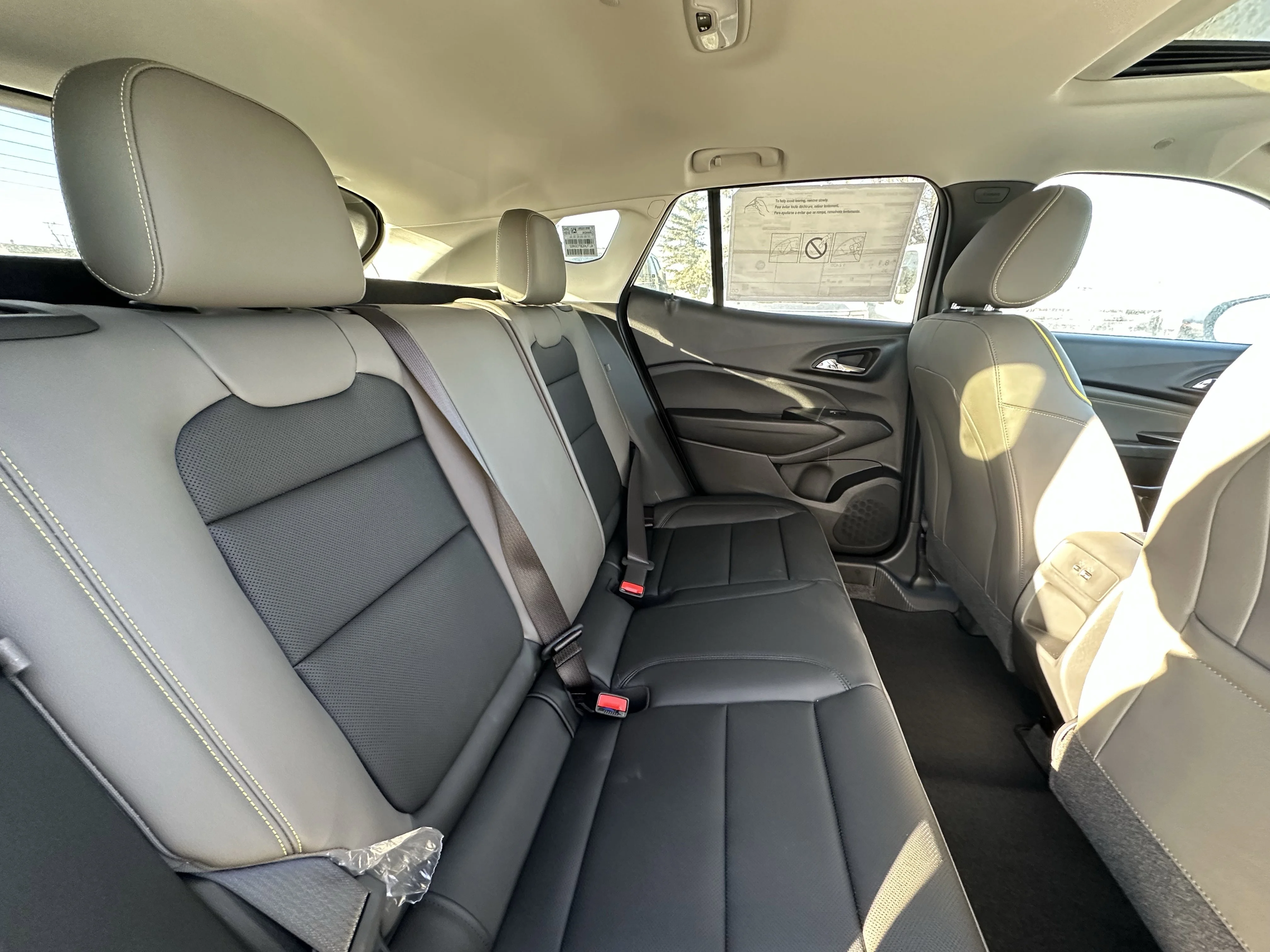 New 2026 Summit White Chevrolet ACTIV image 21