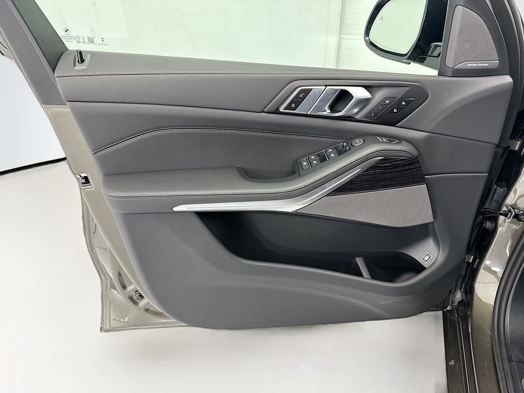 New 2026 Green Metallic BMW xDrive50e image 23