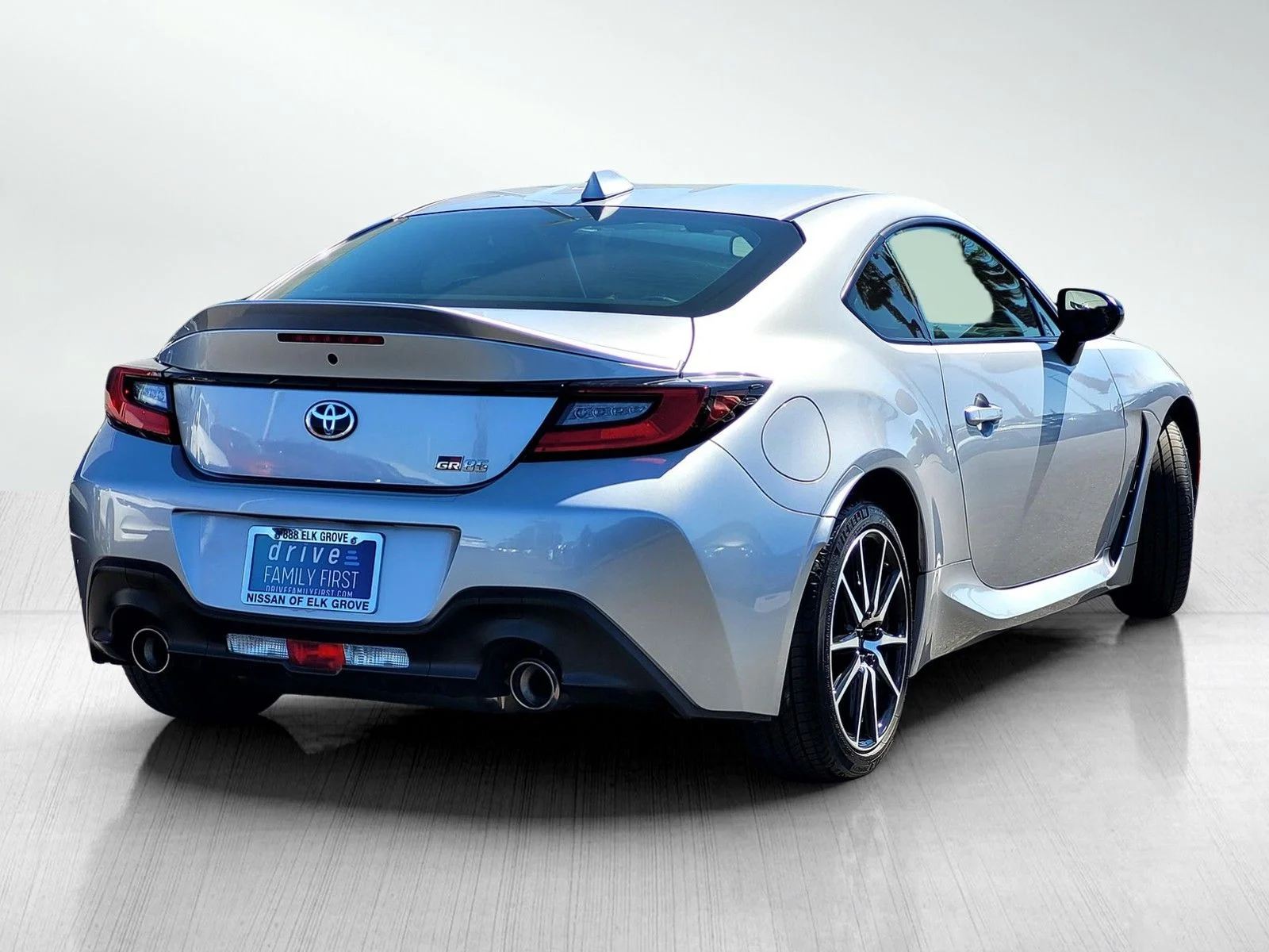 Used 2025 Steel Toyota Premium image 4