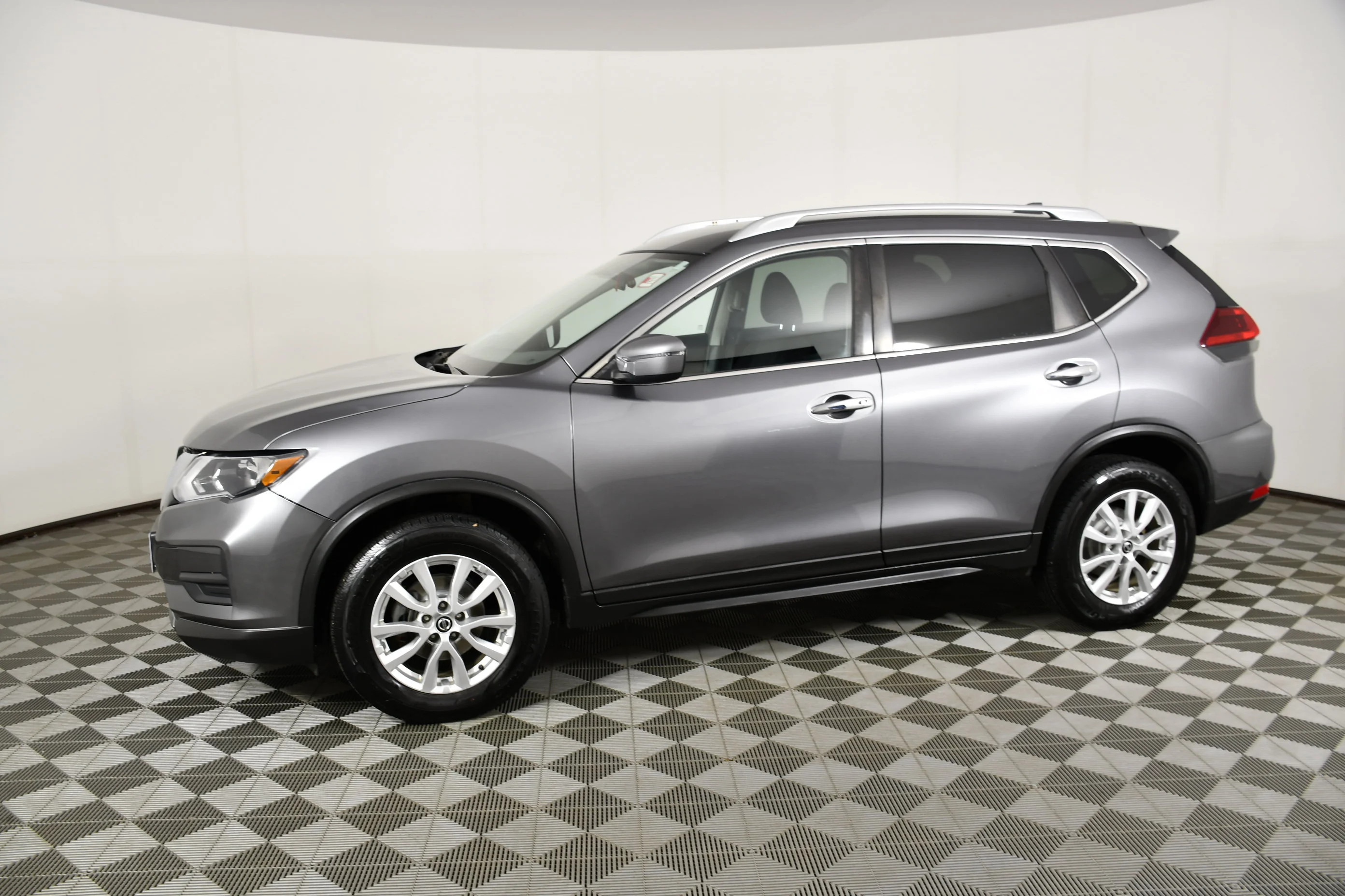 Used 2018 Gun Metallic Nissan SV image 9