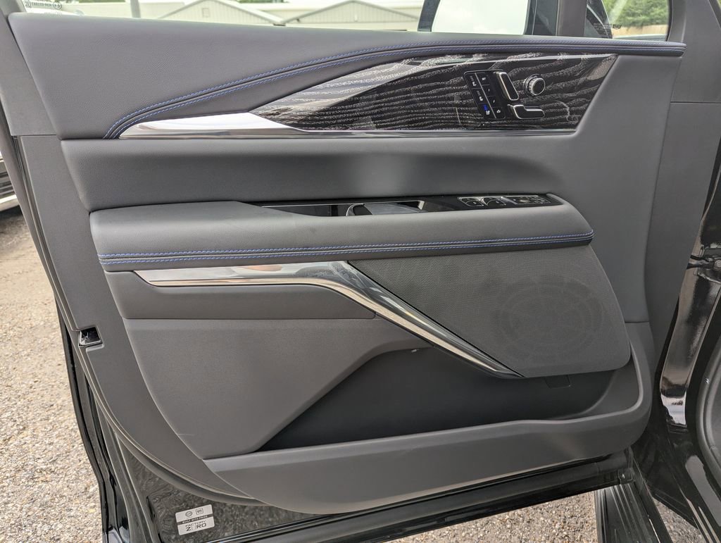 2026 Cadillac Escalade IQL Luxury - Photo 31
