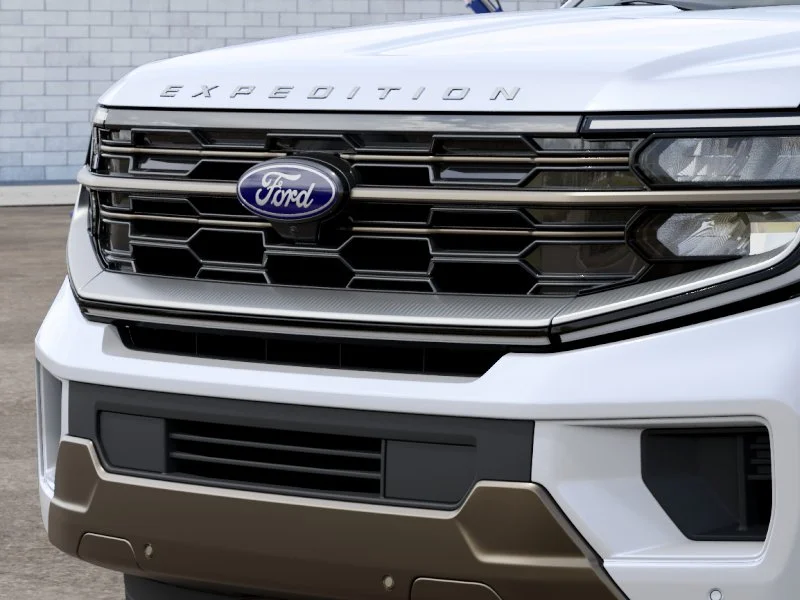 New 2027 Star White Metallic Tri-Coat Ford King Ranch® image 17