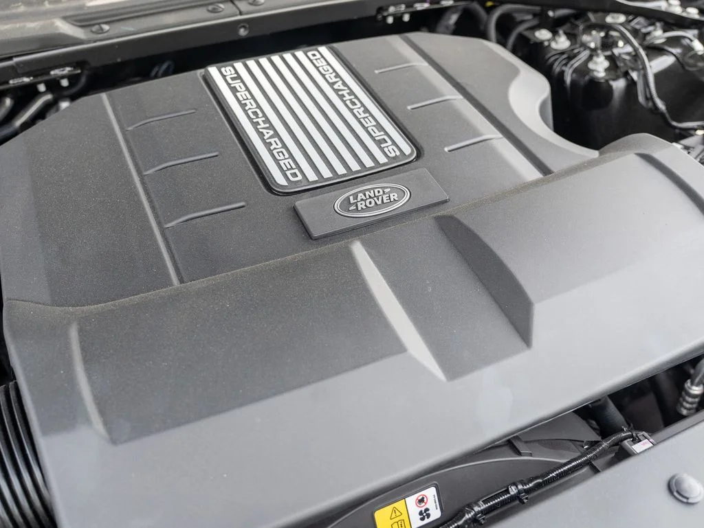 New 2026 Santorini Black Land Rover V8 image 24