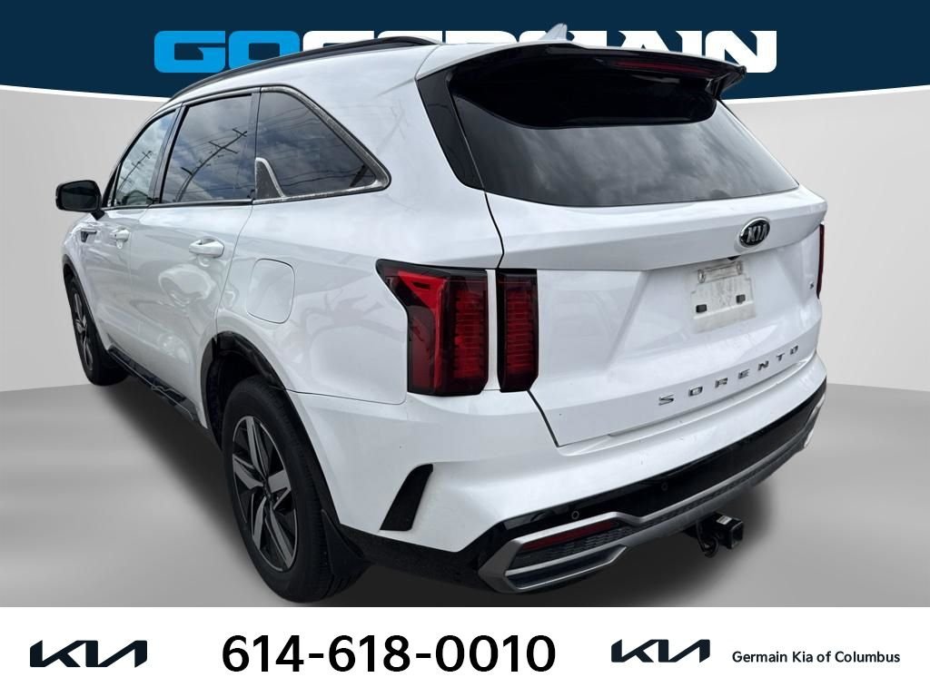 Used 2021 White Kia S image 2