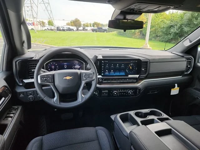 New 2026 Sterling Gray Metallic Chevrolet LT (2FL) image 21