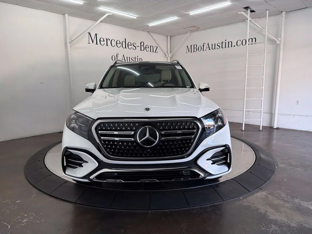 New 2027 White Mercedes-Benz GLS 450 image 2