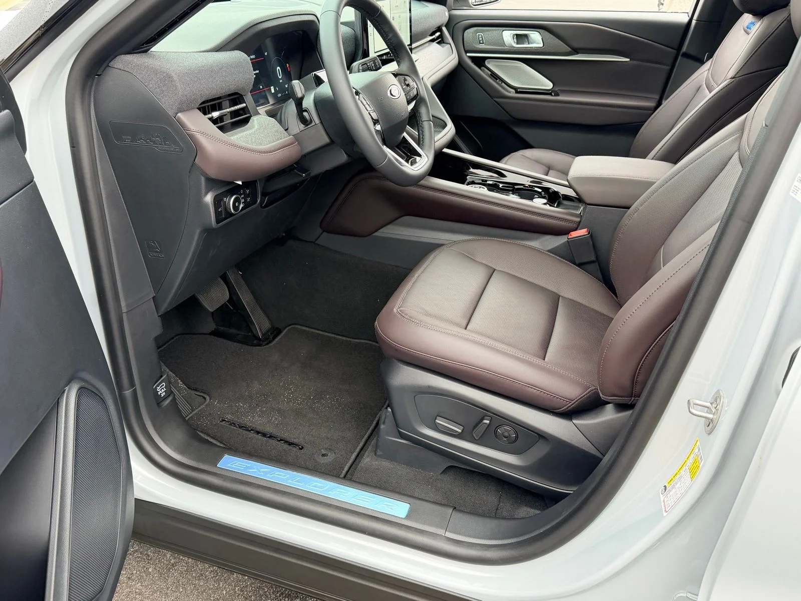 New 2026 White Ford Platinum image 30