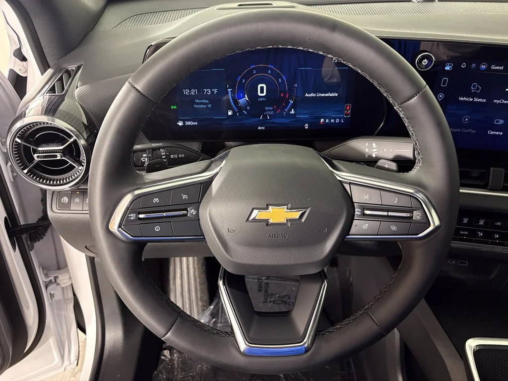 New 2027 Summit White Chevrolet LT image 22