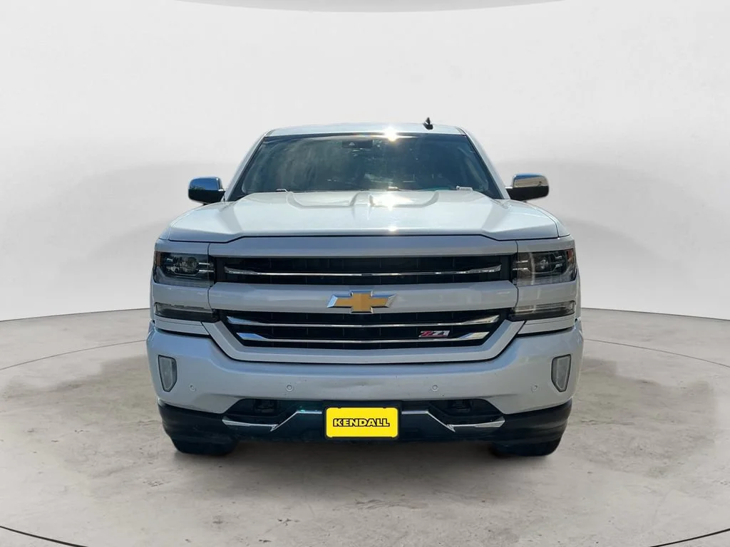 Used 2017 IRIDESCENT PEARL TRICOAT Chevrolet LTZ image 2