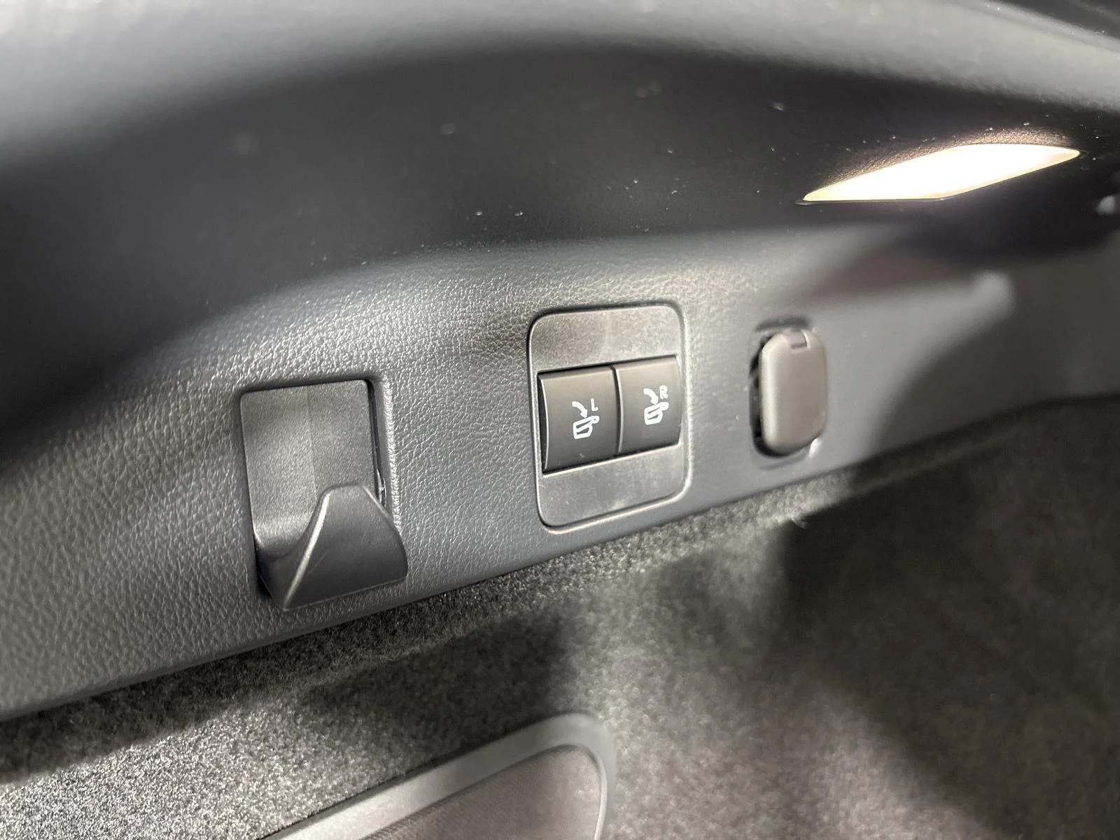 Used 2025 Nightfall Mica Lexus Premium image 19