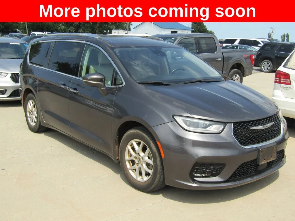Used 2021 Gray Chrysler Touring L image 7