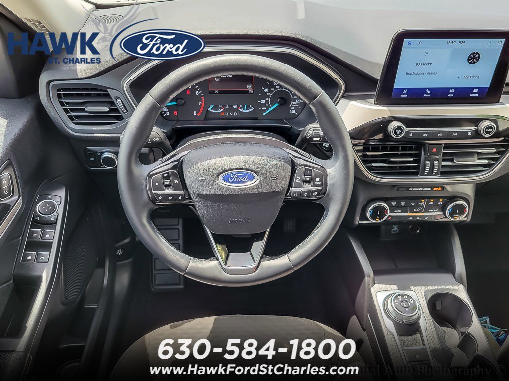 Used 2022 Oxford White Ford SE image 10