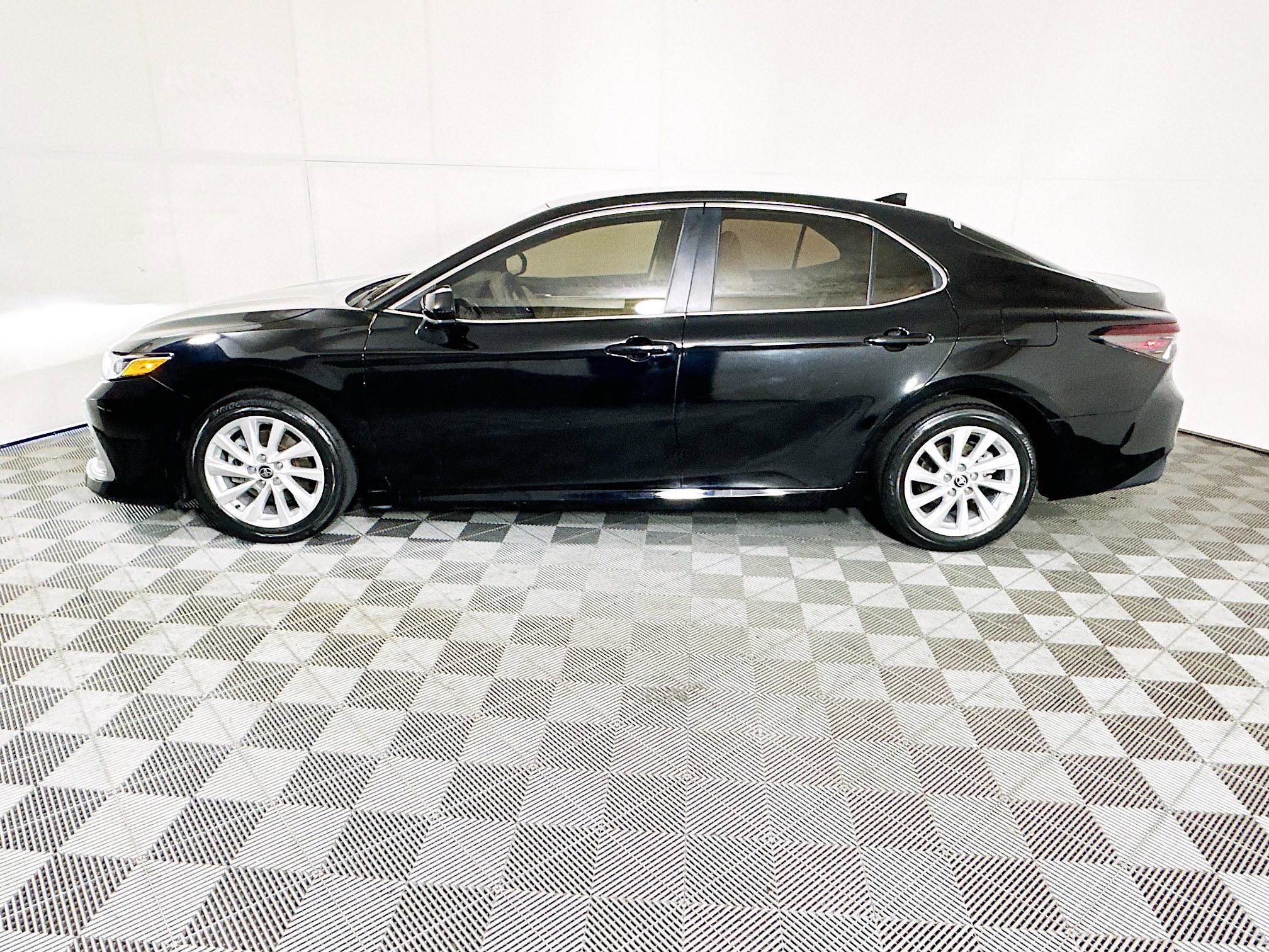 2023 Toyota Camry thumbnail 8