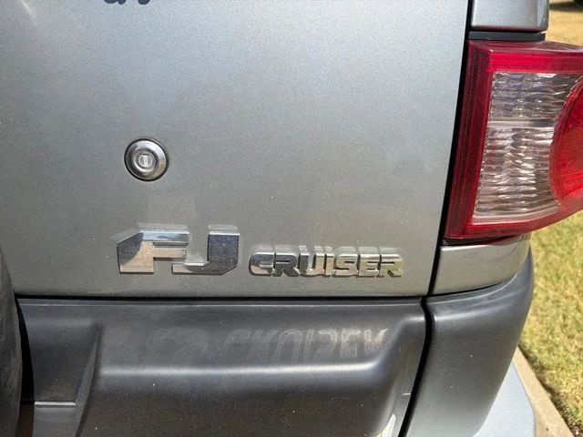 Used 2011 Silver Toyota Base image 5