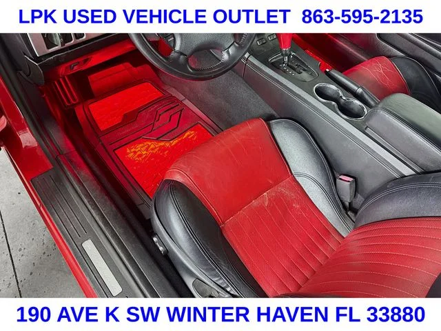 Used 2004  Ford Base image 20