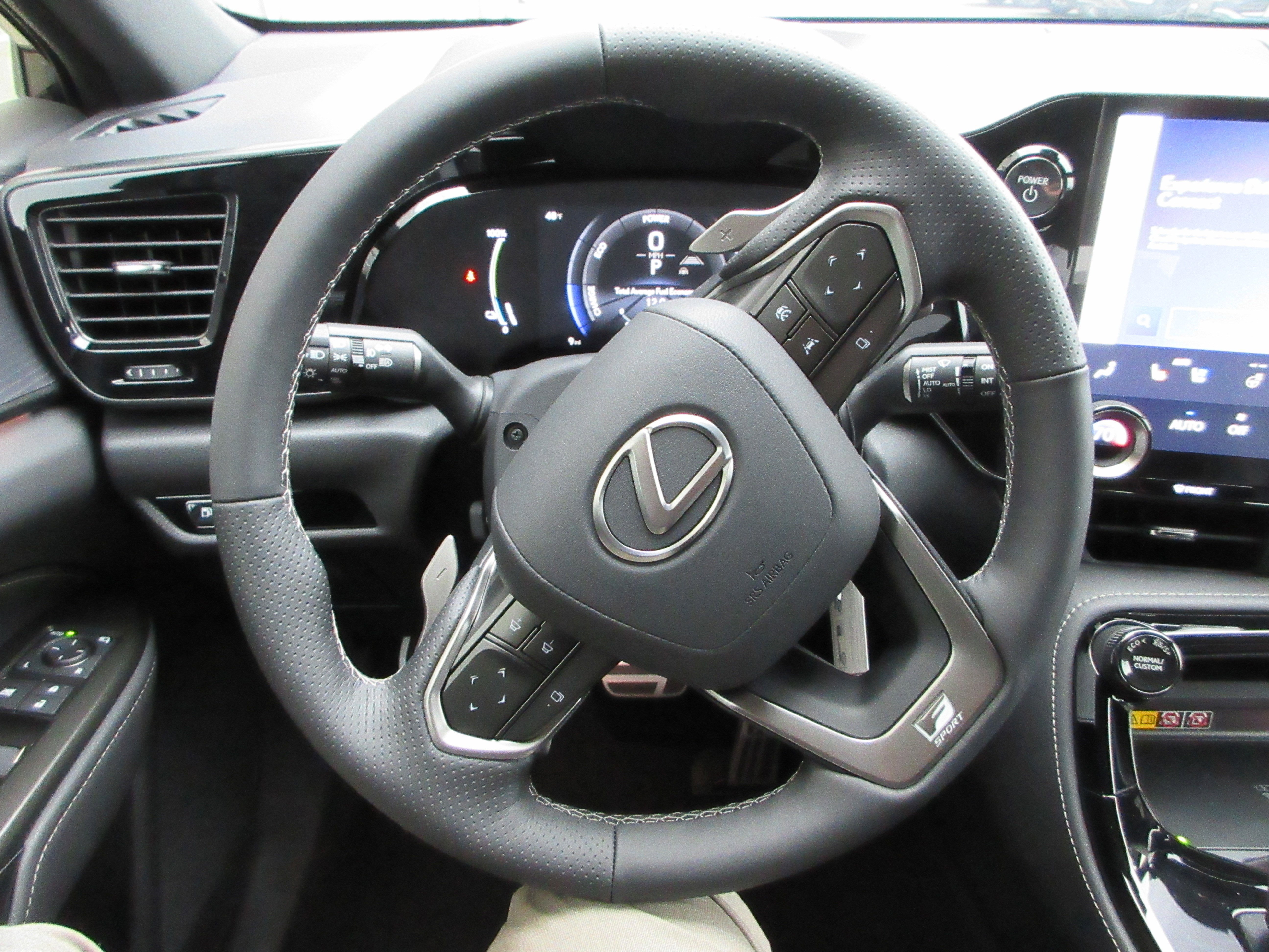 2026 Lexus NX 450h+ F-Sport - Photo 33