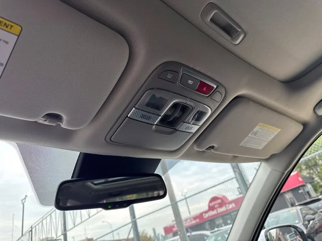 Used 2023 White Kia SX image 23