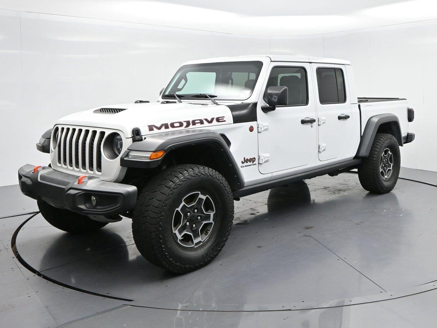 Used 2022 Bright White Clearcoat Jeep Mojave image 3