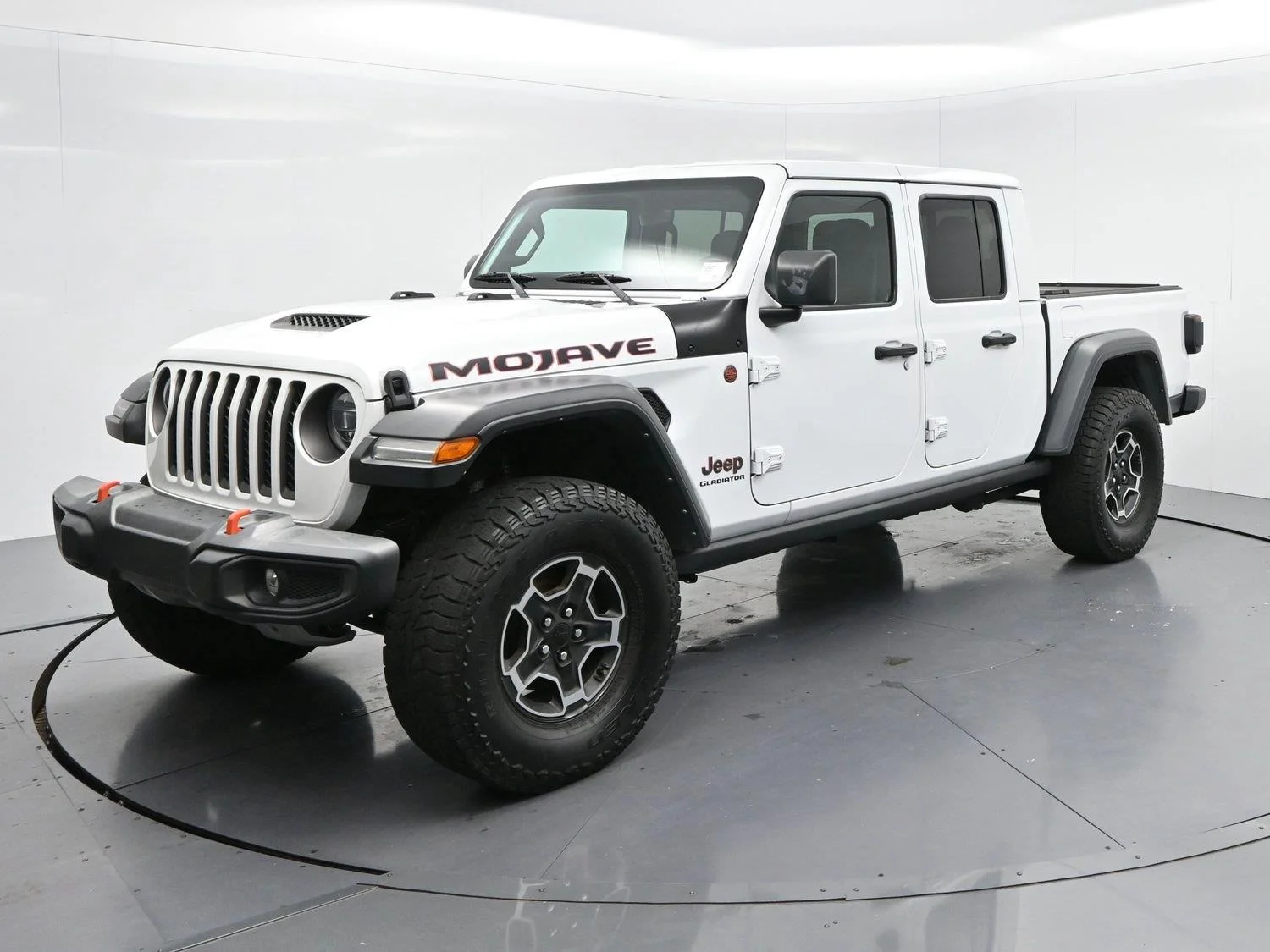 Used 2022 Bright White Clearcoat Jeep Mojave image 3