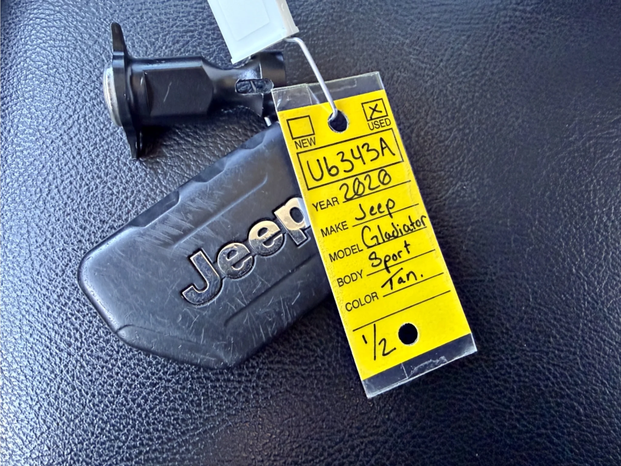Used 2020 Gobi Clearcoat Jeep Sport image 15