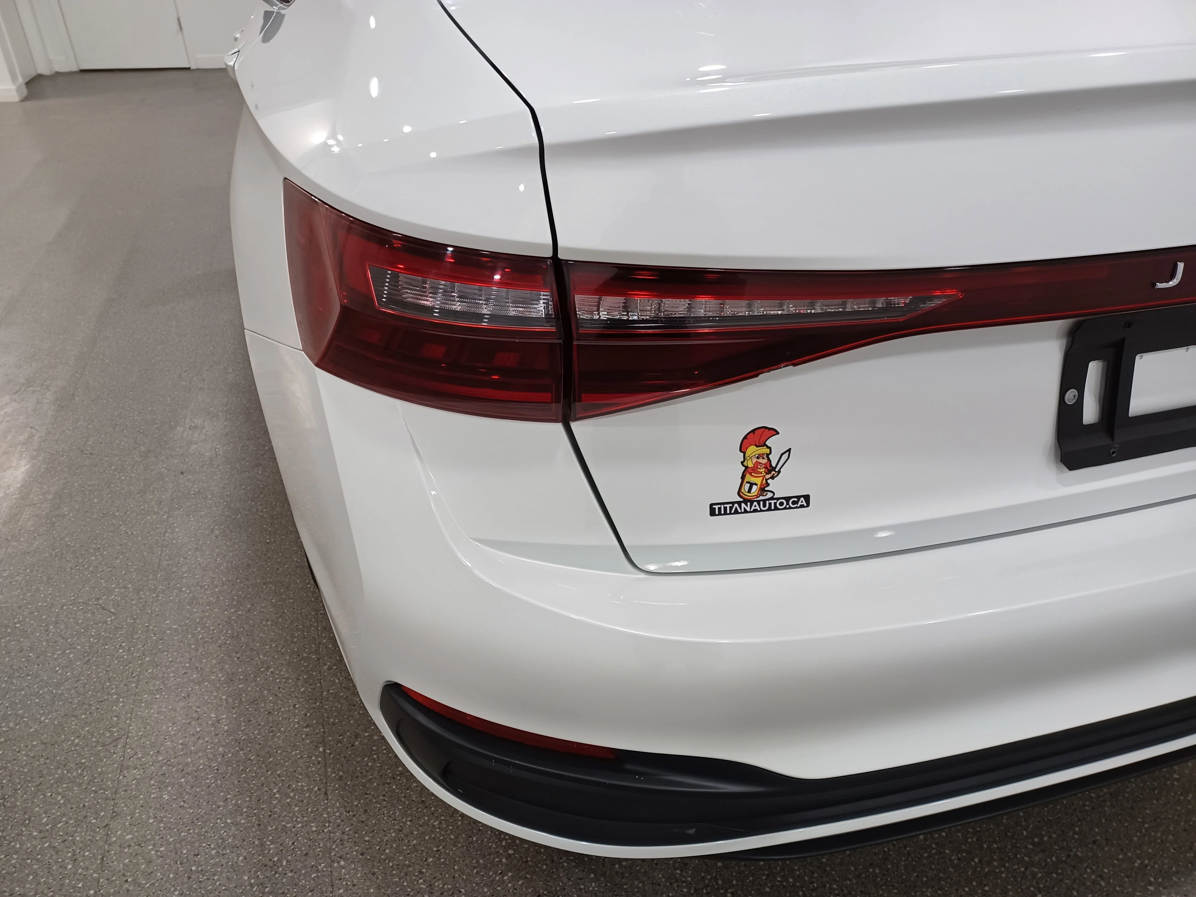 Certified Used 2025 Oryx White Pearl Volkswagen Comfortline*Adapt Cruise | Remote Start | Htd Seats & Wheel | Blind Spot Detect | Lane Keep Assist image 19