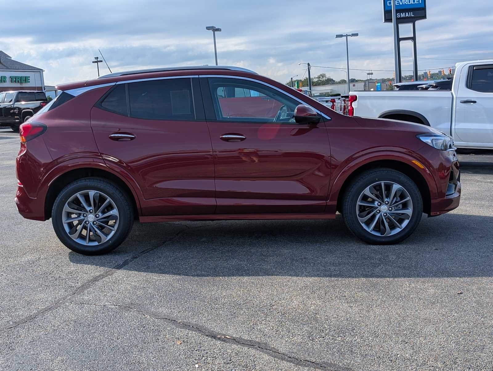 Used 2023 Cinnabar Metallic Buick Select image 7