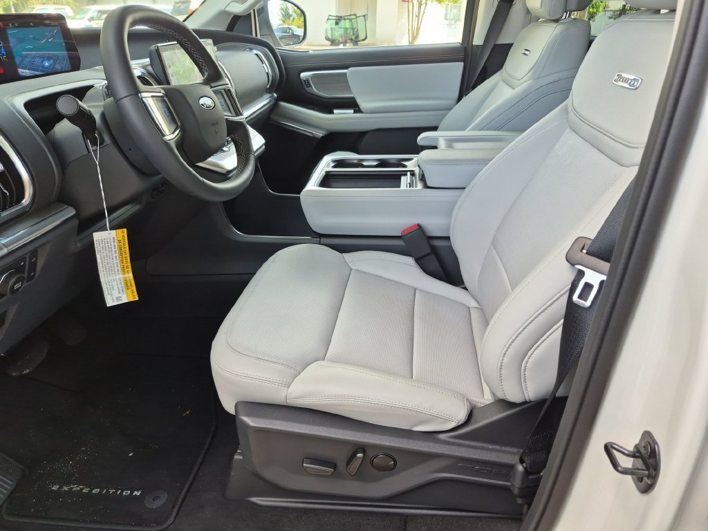 New 2027 Star White Metallic Tri-Coat Ford MAX Platinum image 15