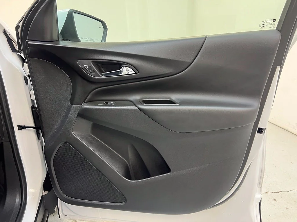 Used 2022 White Chevrolet LT image 31
