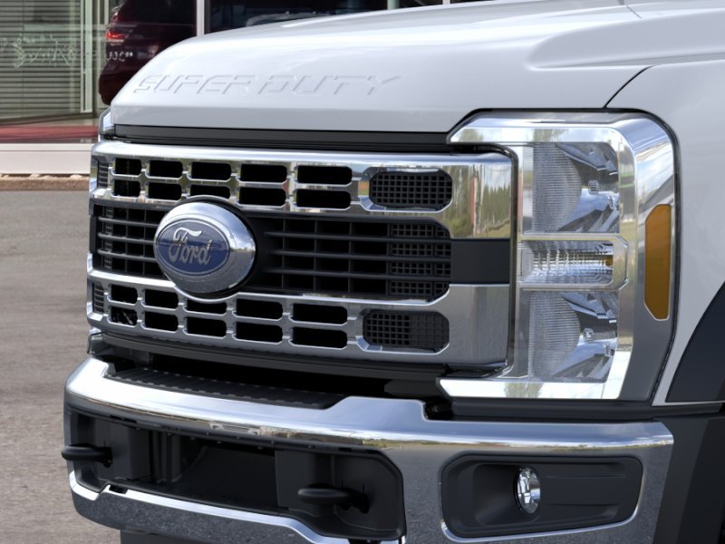 New 2026 Oxford White Ford F-550® XL image 17
