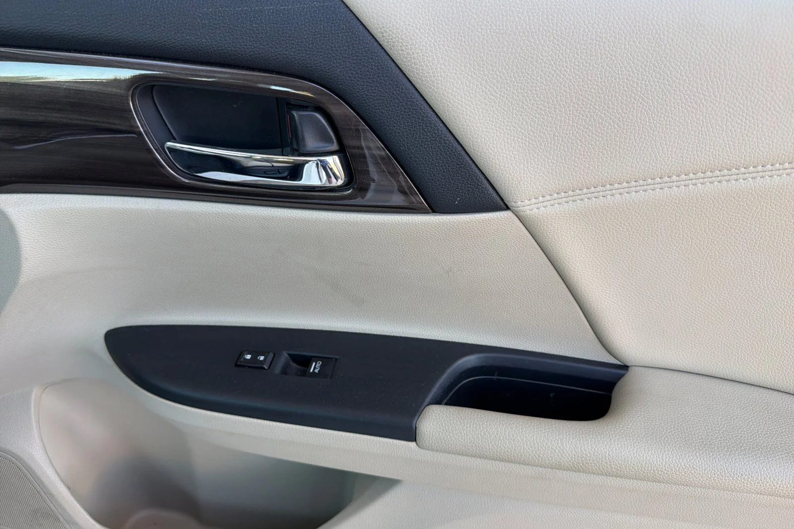 Used 2016  Honda EX-L image 21