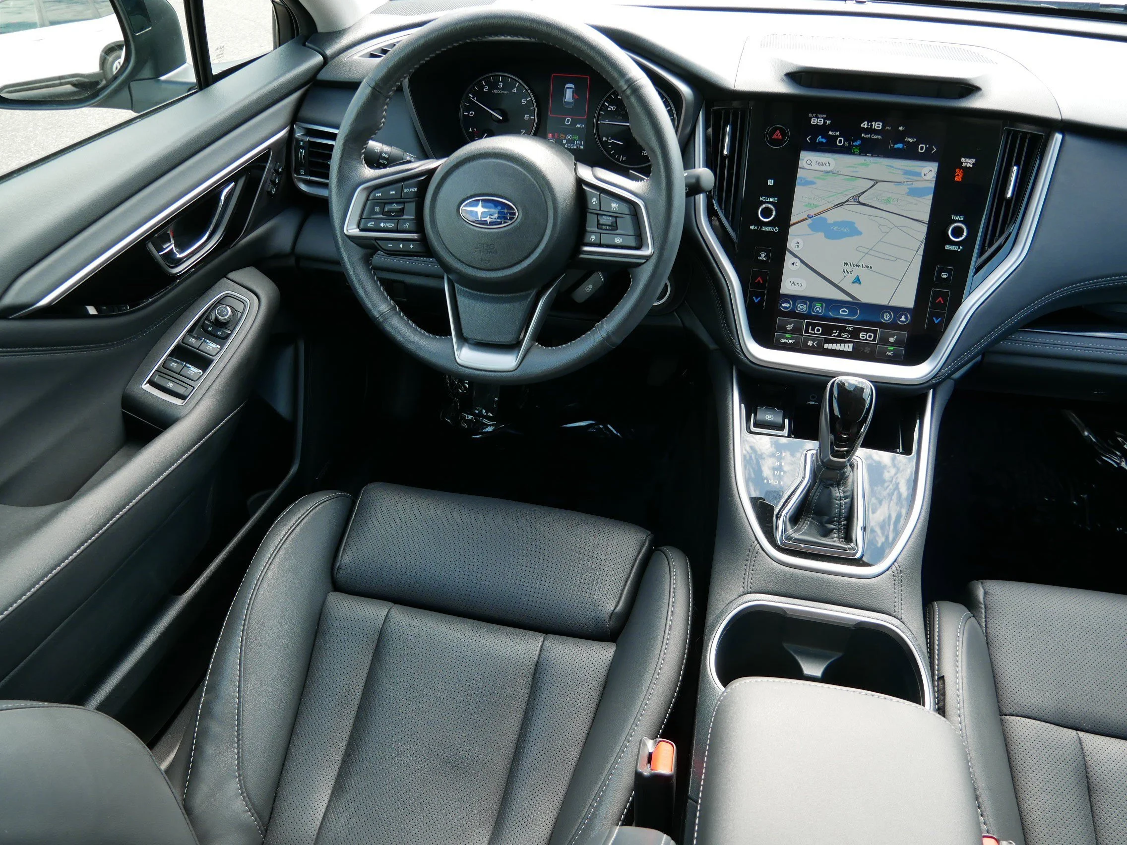 Used 2024 Ice Silver Metallic Subaru Limited image 9