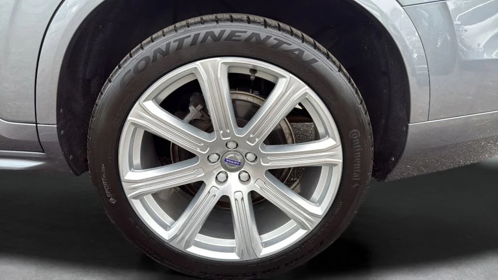 Used 2020 Gray Volvo T6 Momentum 7 Passenger image 20