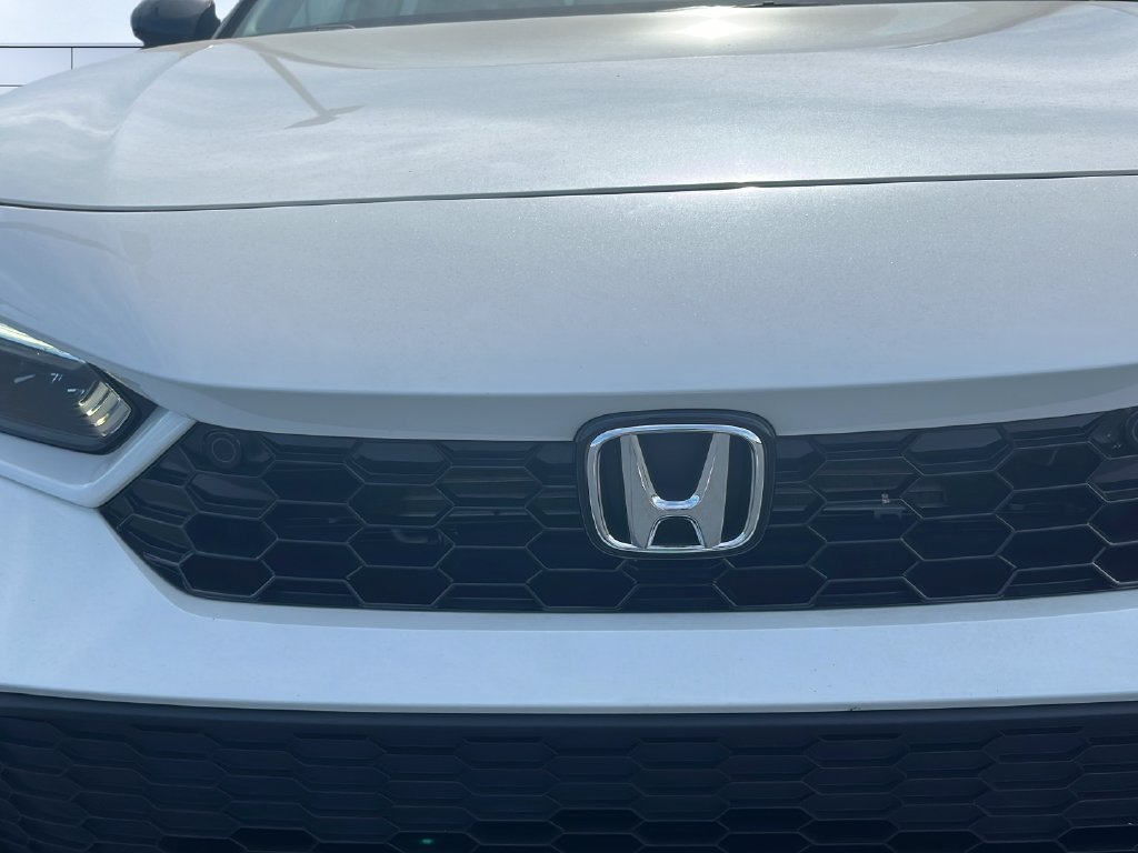 Used 2025 White Honda Sport Touring image 31