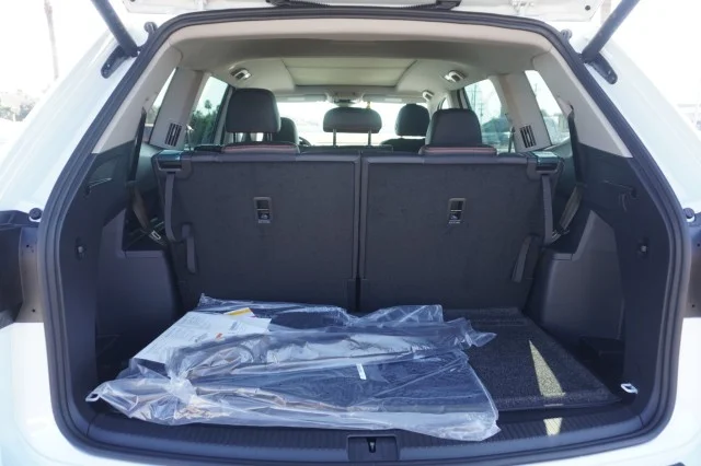 New 2026 Opal White Pearl Volkswagen 2.0T Peak Edition image 9