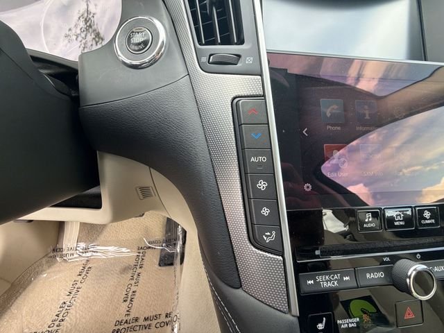 Used 2014 Red INFINITI Premium image 18