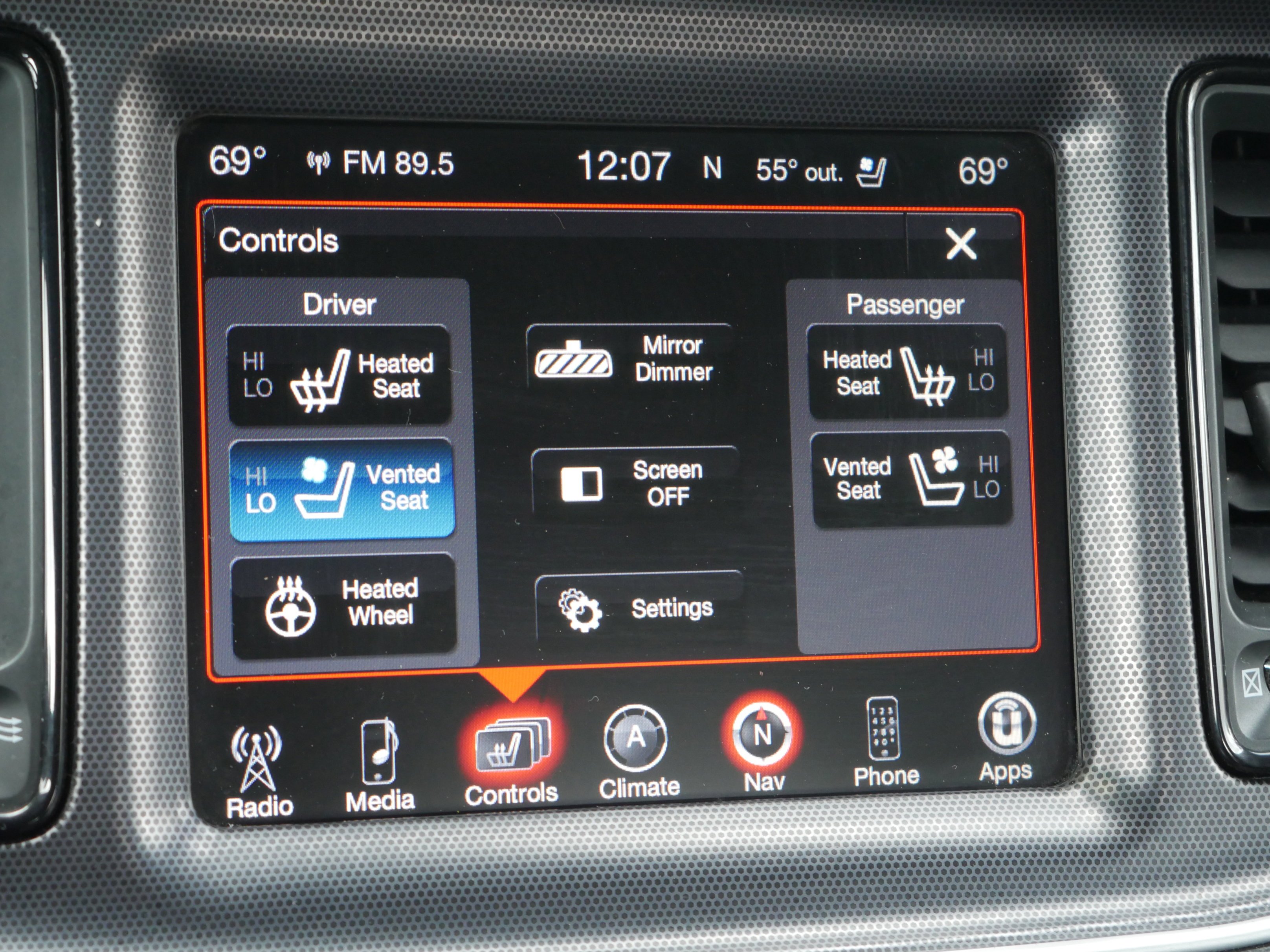 Used 2015 Granite Crystal Clearcoat Metallic Dodge R/T Plus image 12