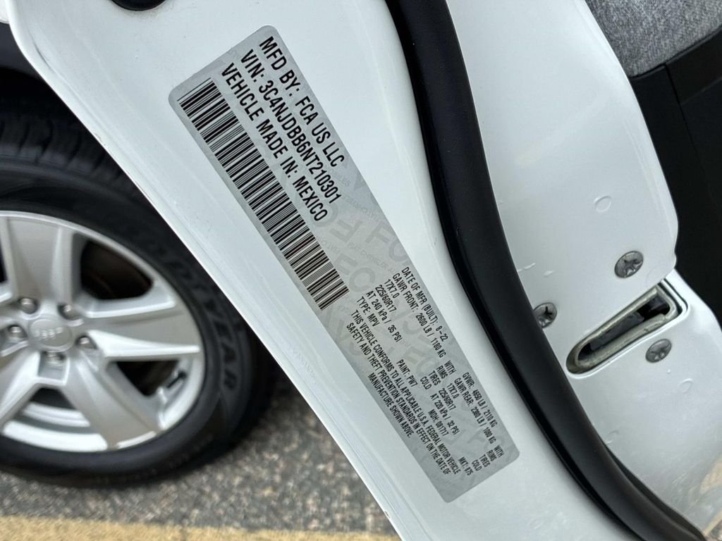 Used 2022 White Jeep Latitude image 24