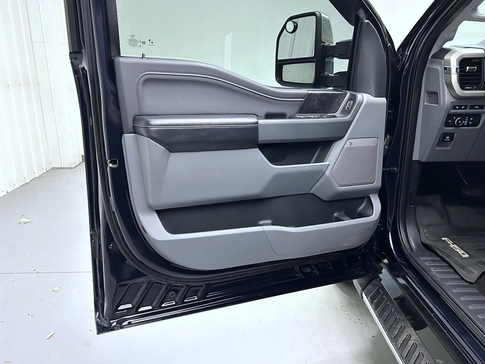 Used 2021 Blue Ford XLT image 9