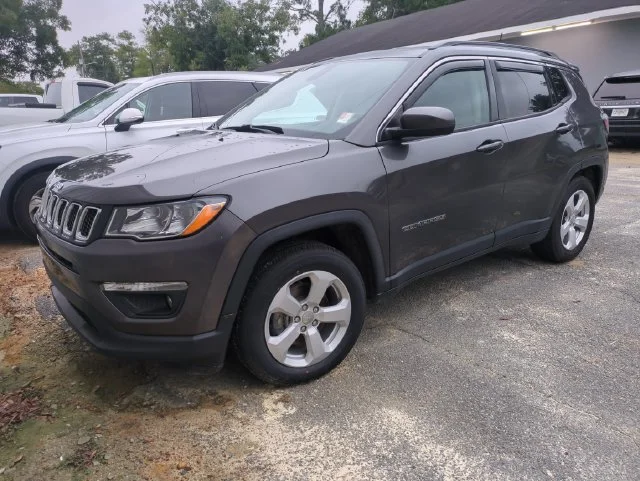 Used 2019 Gray Jeep Latitude image 1