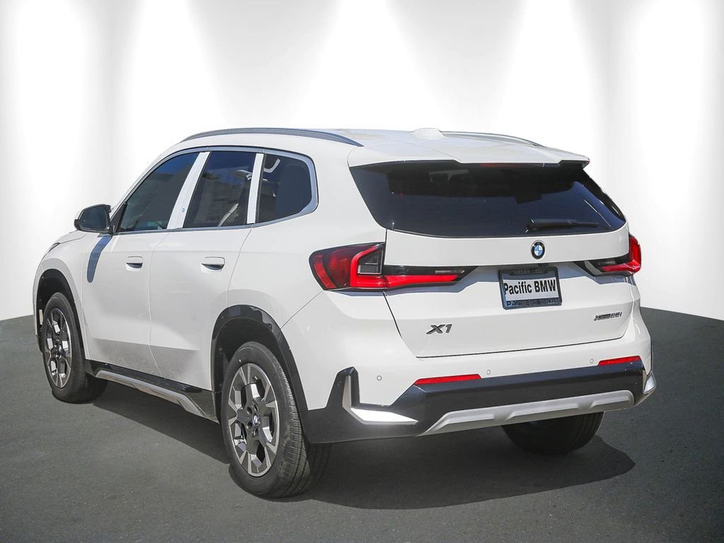New 2026 Alpine White BMW xDrive28i image 4