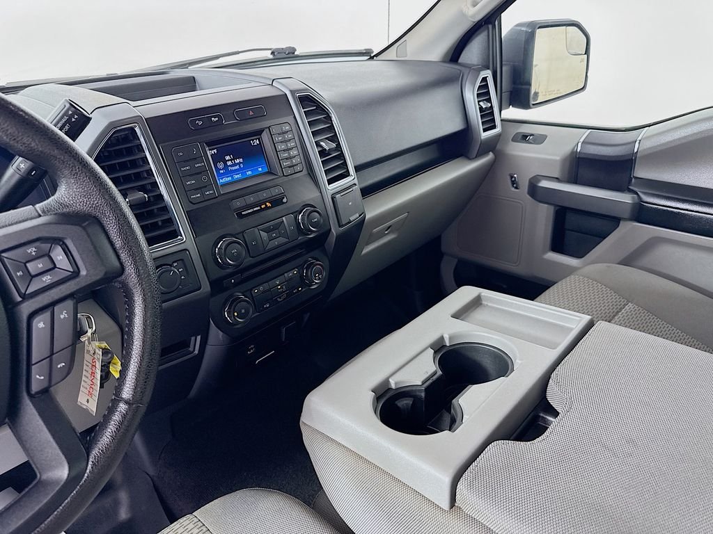 Used 2016 Shadow Black Ford XLT image 27