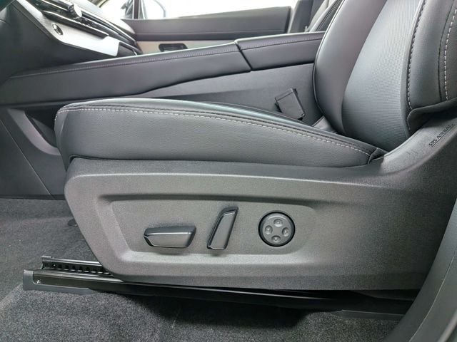 New 2026 White Nissan SL image 16