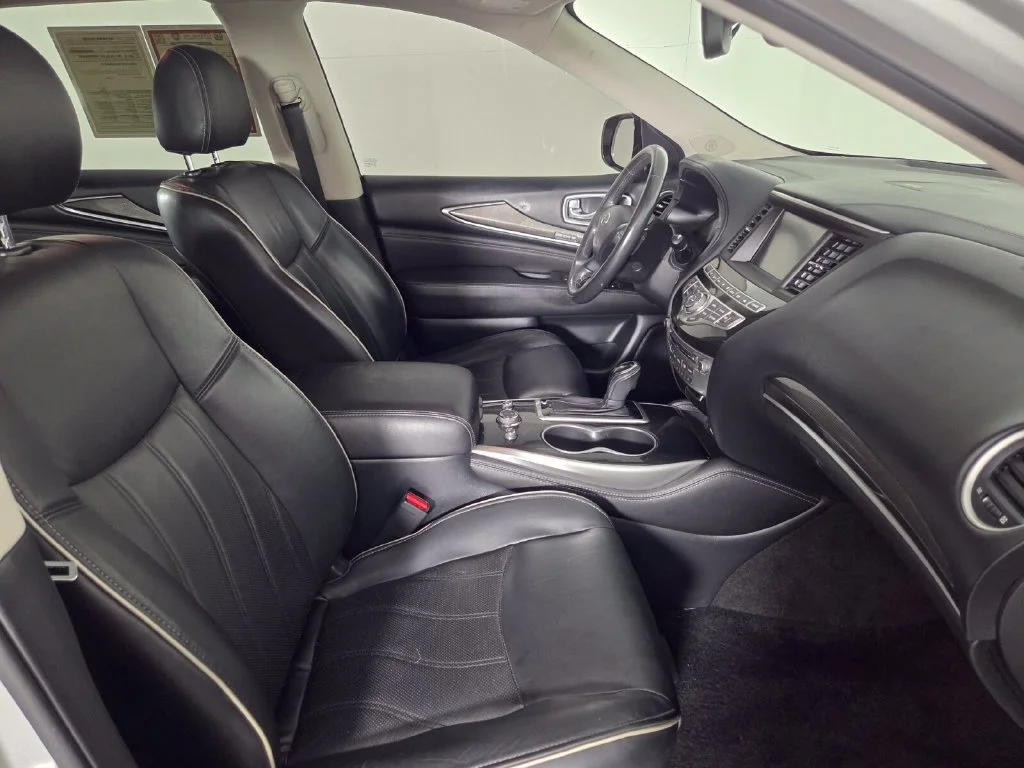 Used 2019 Liquid Platinum INFINITI LUXE image 32