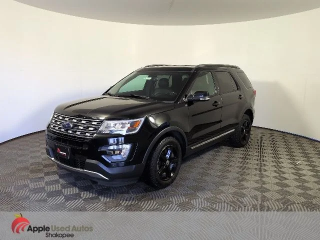 Used 2016 Black Ford XLT image 3