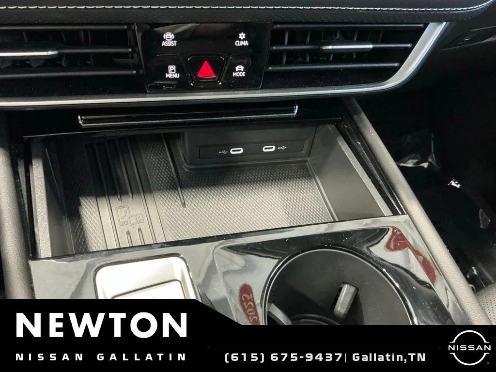 Used 2025 White Volkswagen 2.0T SE w/Technology image 53