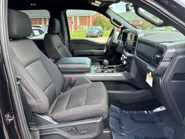 New 2026 Agate Black Metallic Ford XLT image 29