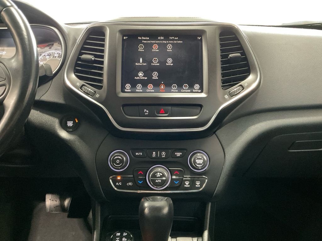 Used 2019 White Jeep Trailhawk image 12