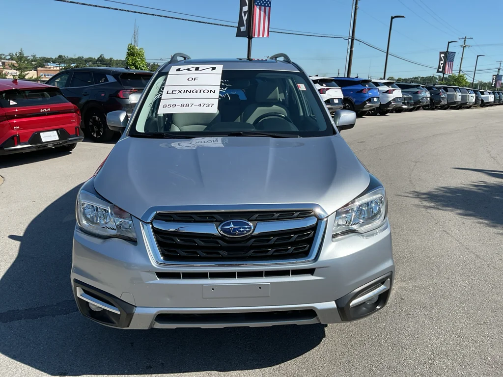 Used 2018 Ice Silver Metallic Subaru Limited image 3